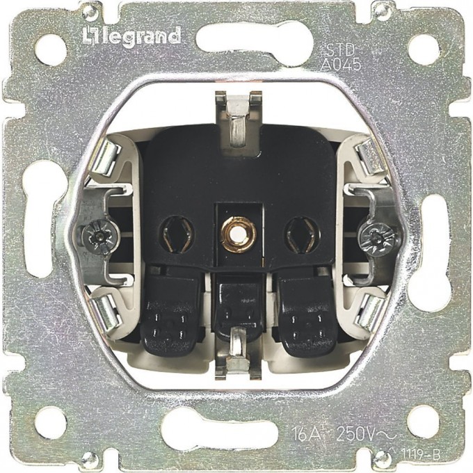 Силовая розетка LEGRAND Valena 2К+3 с защитными шторками автоматические клеммы 10/16 А 230/250 В белый 774222 Силовая розетка LEGRAND Valena 2К+3 с защитными шторками автоматические клеммы 10/16 А 230/250 В белый 774222